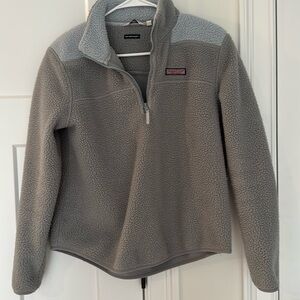 Vineyard vines pull over